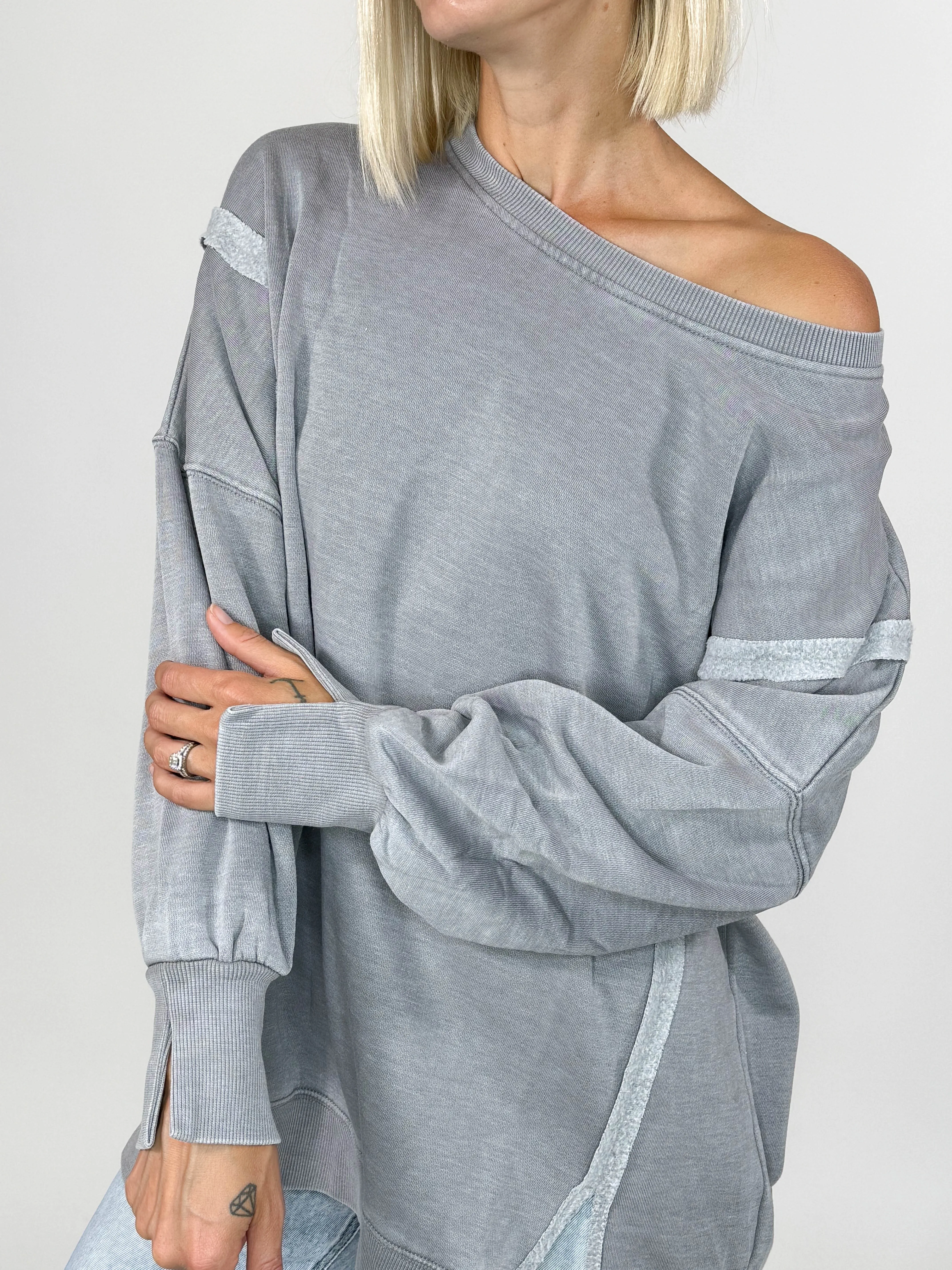 Vail Crewneck Pullover- GREY
